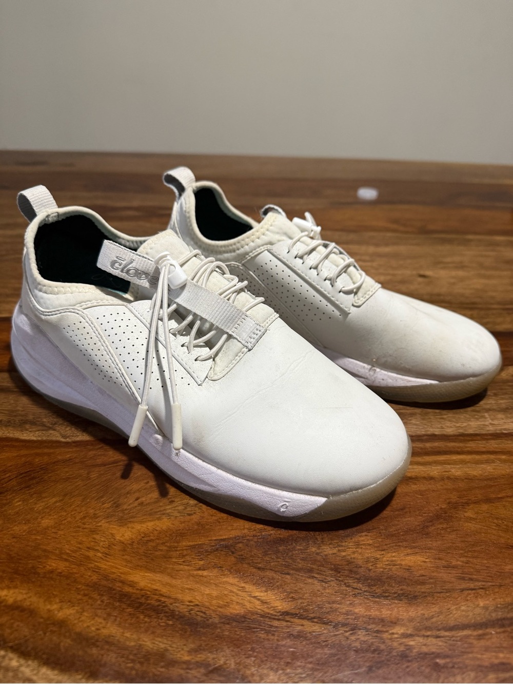All-White Women’s Casual Sneakers